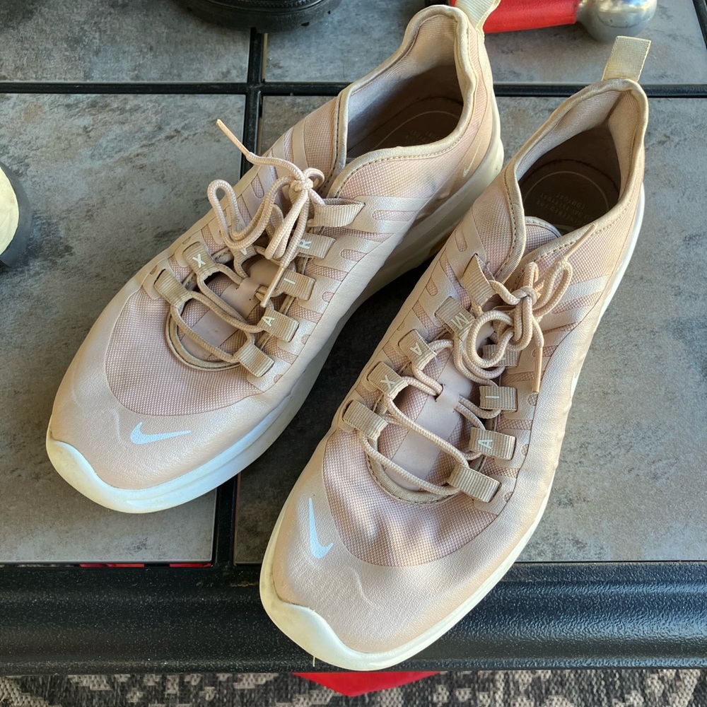 Women’s Nike Running Shoes Size 11